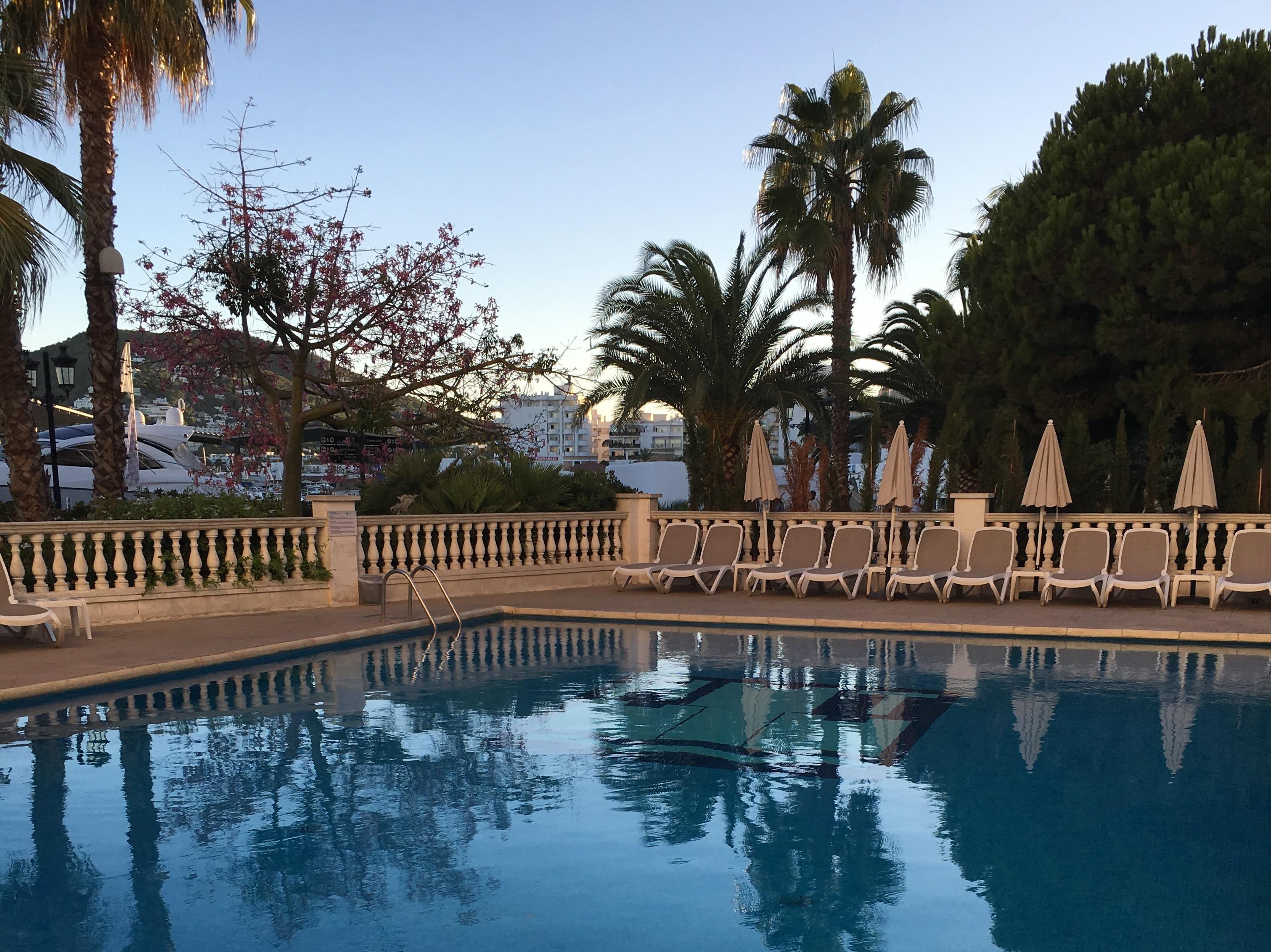 Hotel Tres Torres Santa Eulària des Riu Exterior foto
