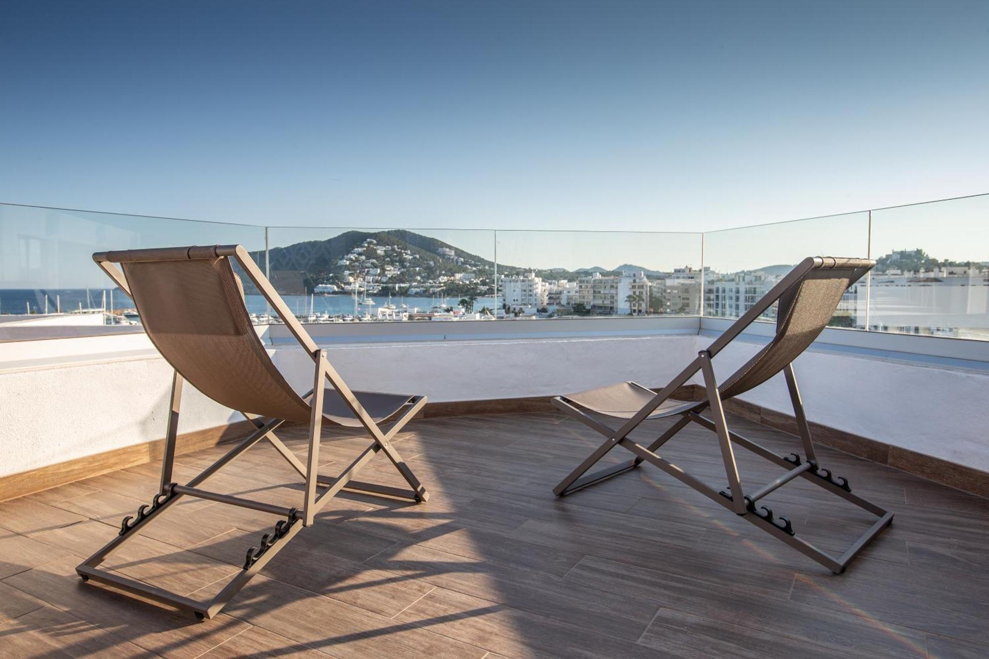Hotel Tres Torres Santa Eulària des Riu Exterior foto