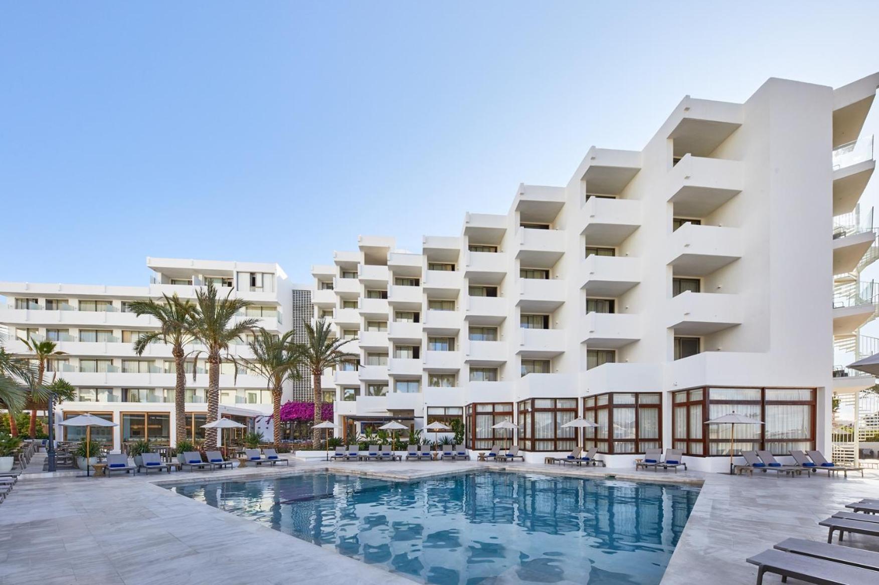 Hotel Tres Torres Santa Eulària des Riu Exterior foto