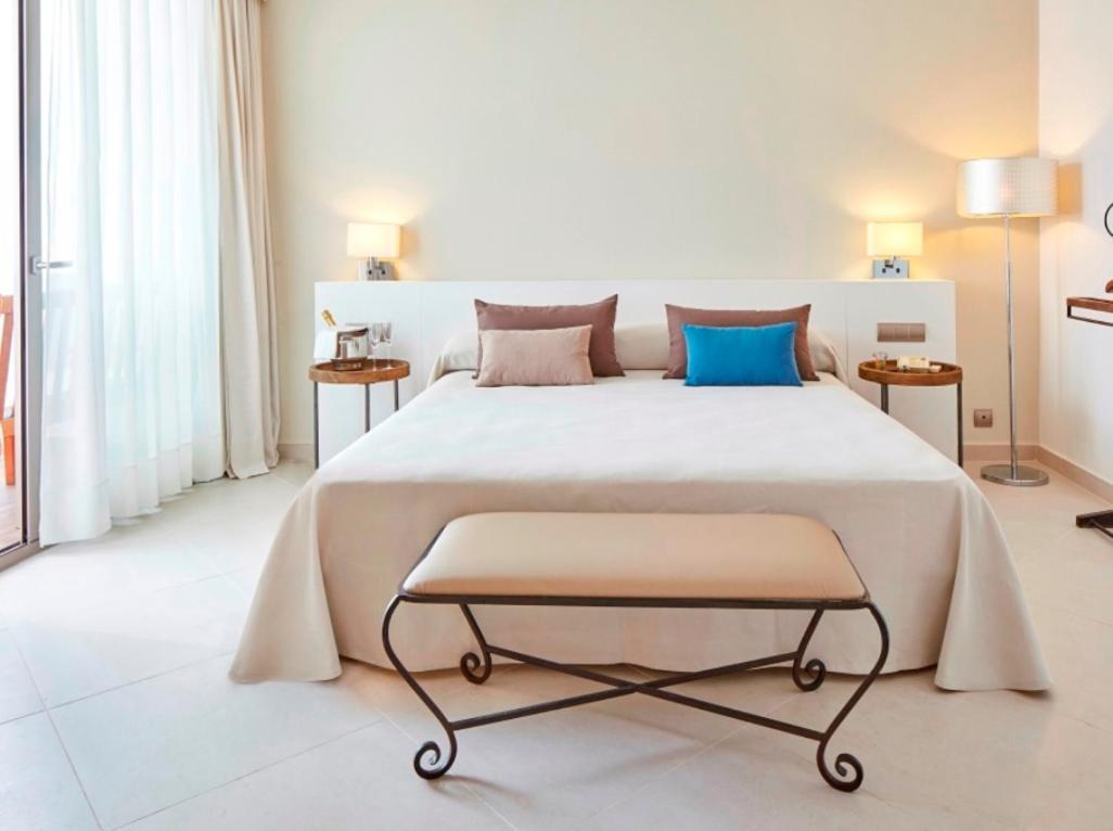 Hotel Tres Torres Santa Eulària des Riu Zimmer foto
