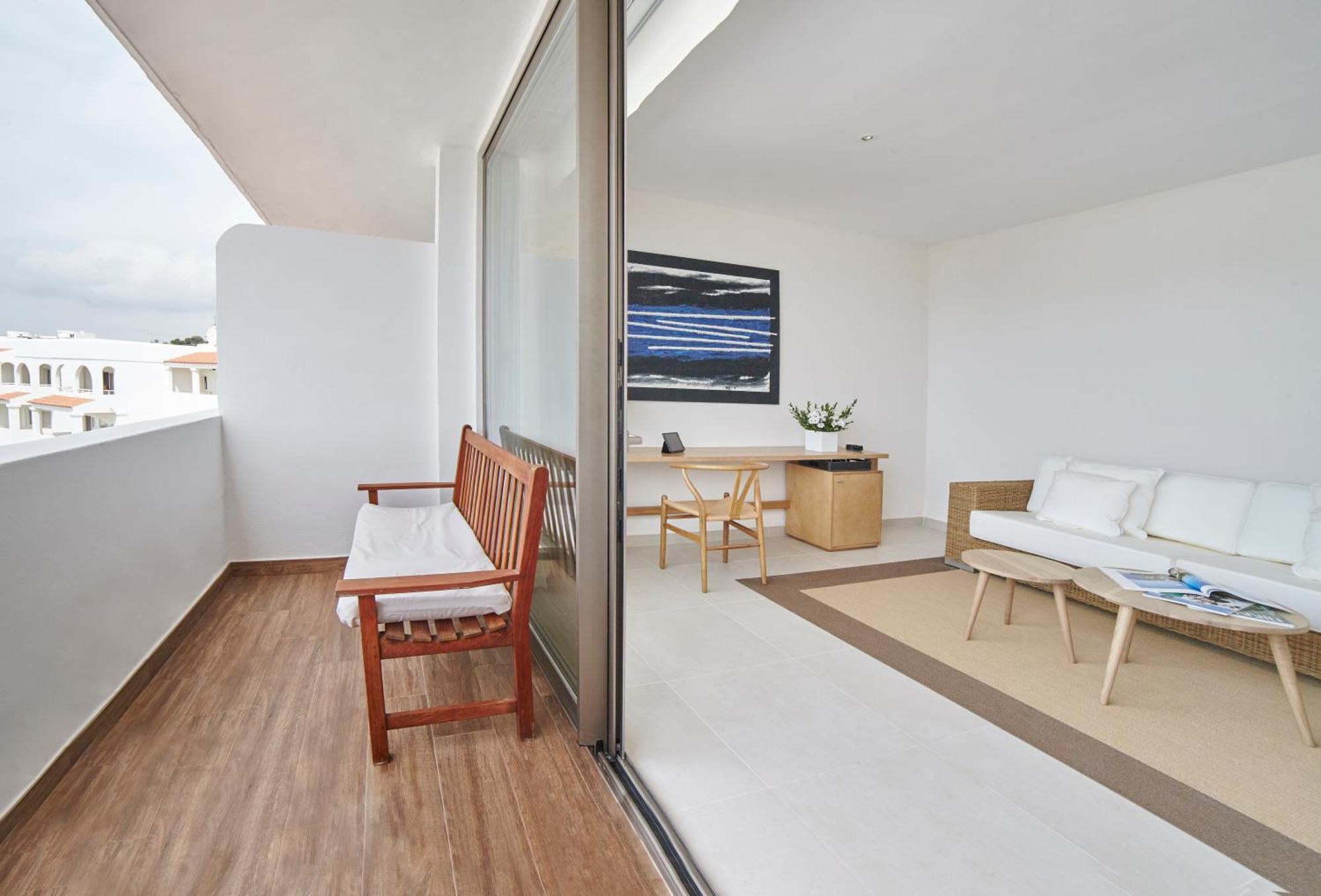 Hotel Tres Torres Santa Eulària des Riu Zimmer foto