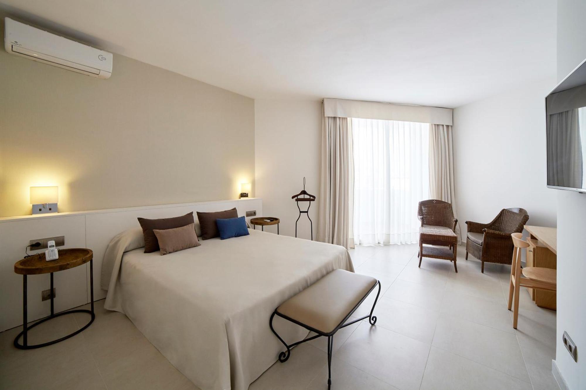Hotel Tres Torres Santa Eulària des Riu Zimmer foto