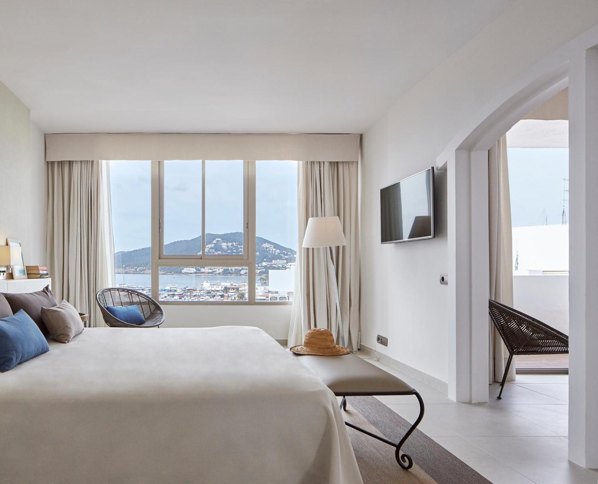 Hotel Tres Torres Santa Eulària des Riu Zimmer foto